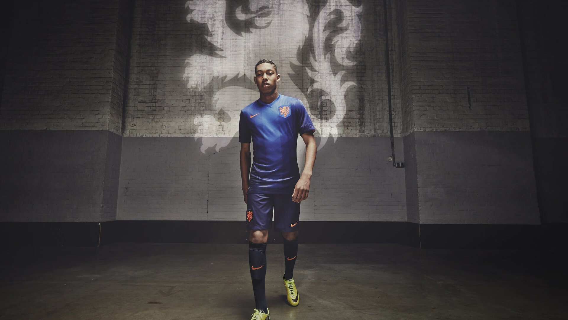 皮特·斯图斯:凭借精准拦截与快速反击成南非防守基石,in 斯皮特 of